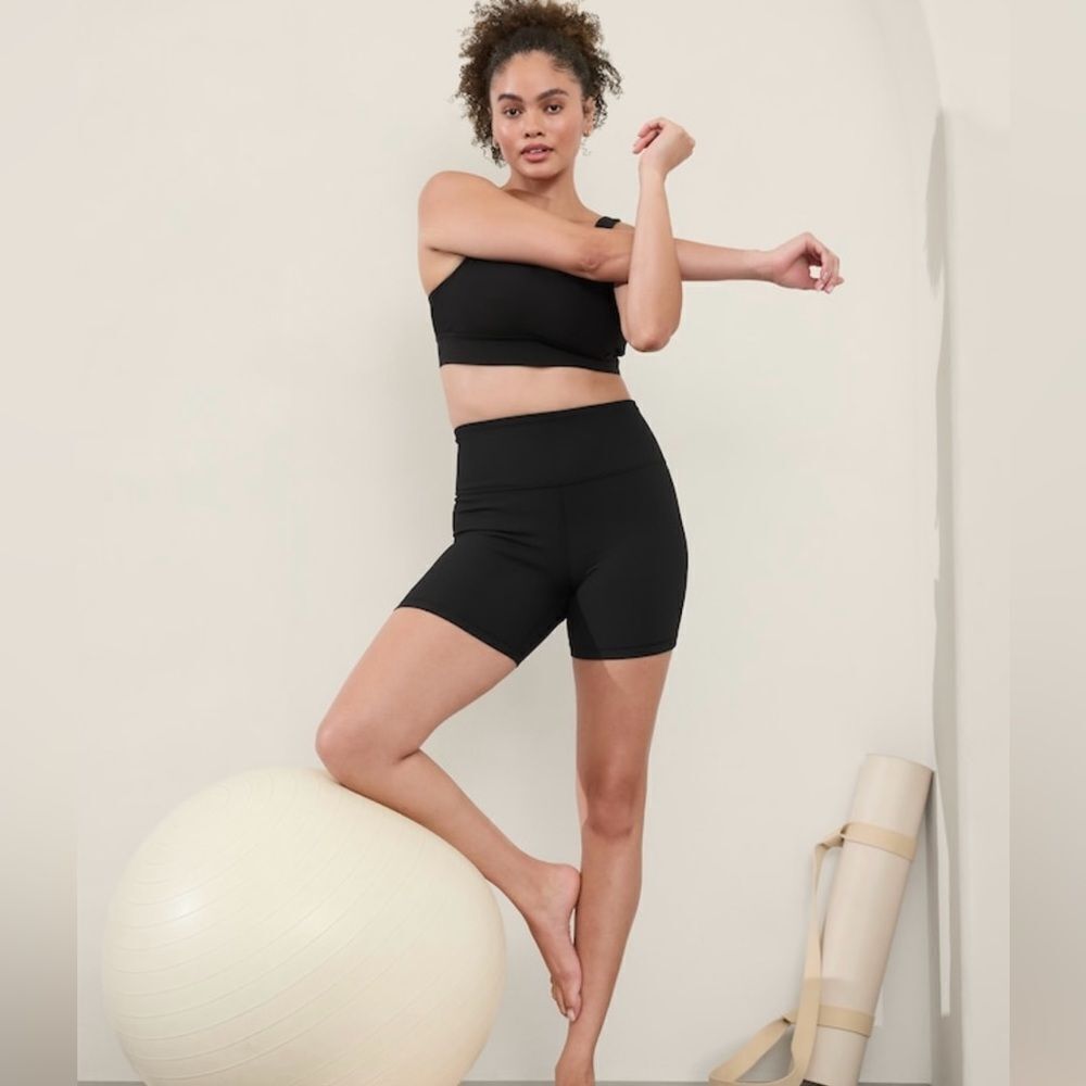 NWT Athleta Elation ultra high rise ribbed 7” short size XS